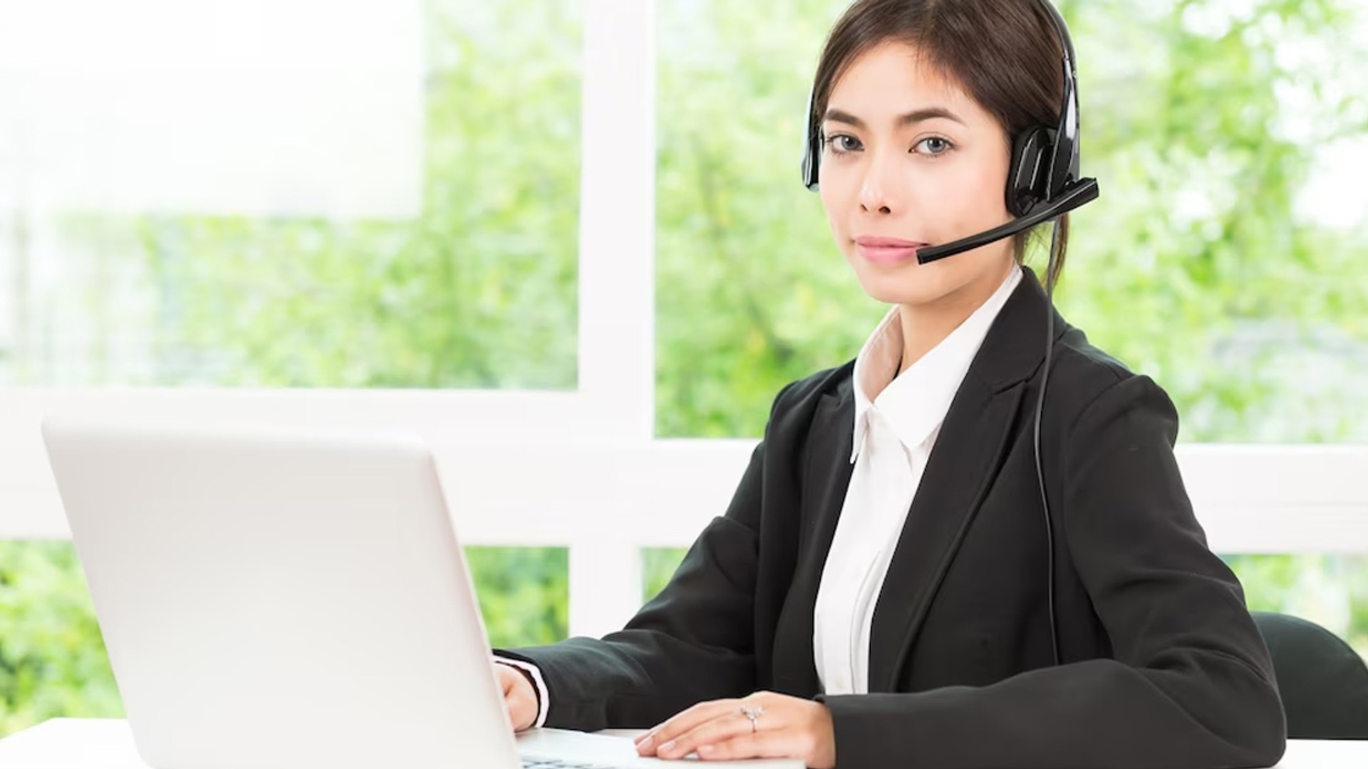 Đội ngũ hỗ trợ 8KBET sẵn sàng phục vụ bạn